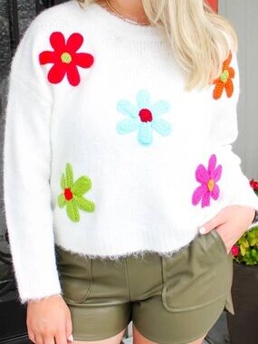 NWT Pinch boutique Let Love Bloom floral sweater size Small